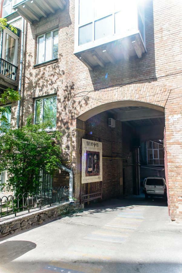 Globus Lipki Hostel Kiew Exterior foto