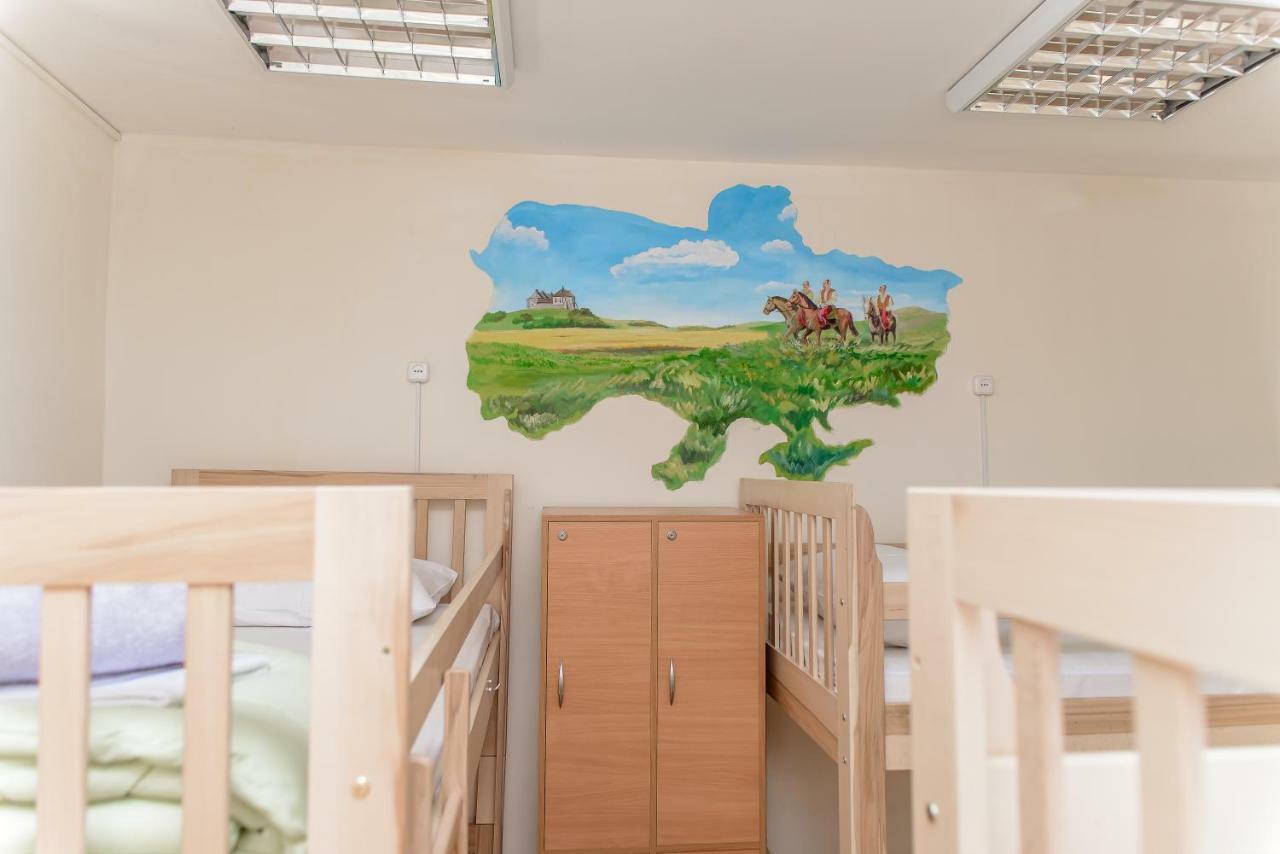 Globus Lipki Hostel Kiew Exterior foto