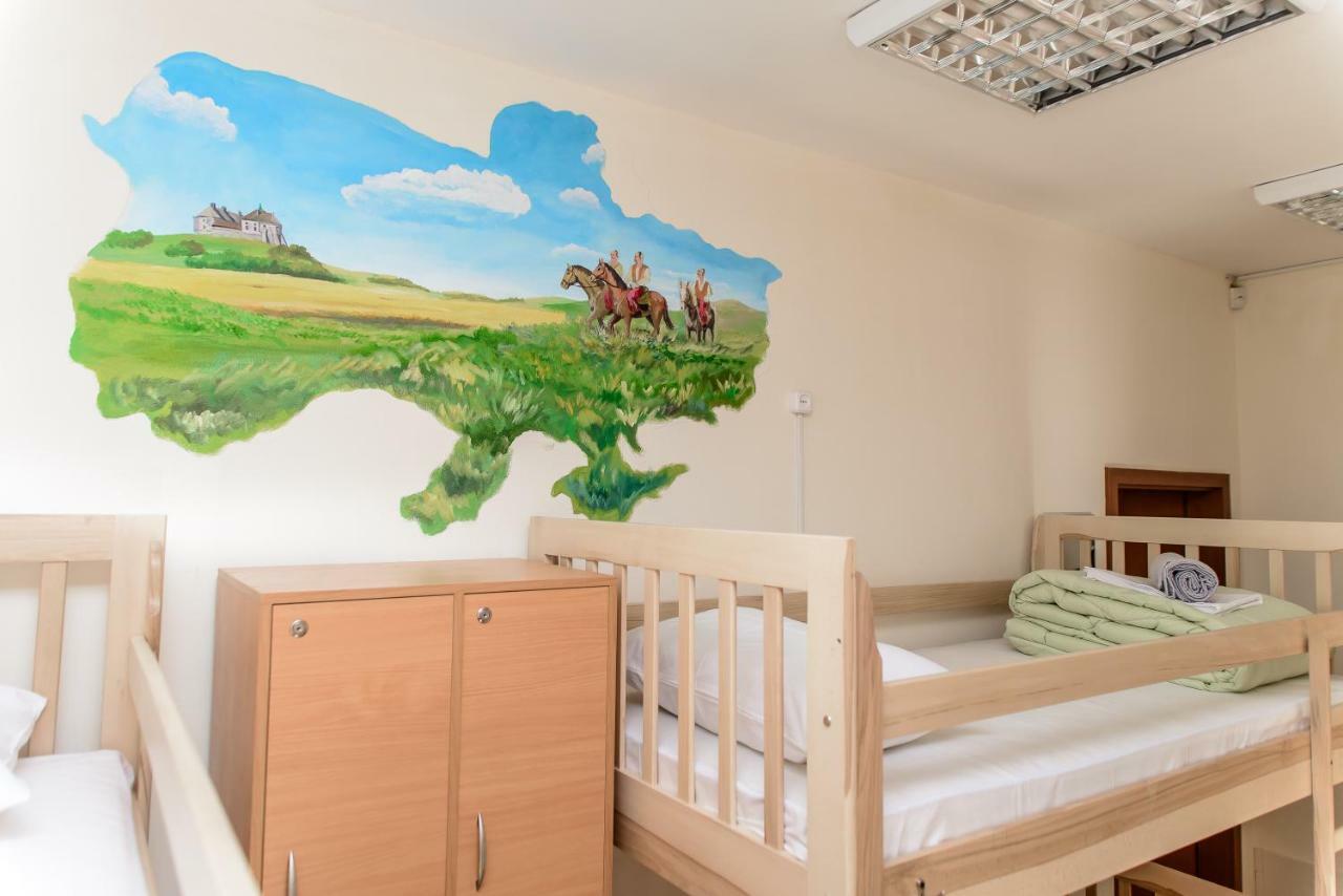 Globus Lipki Hostel Kiew Exterior foto