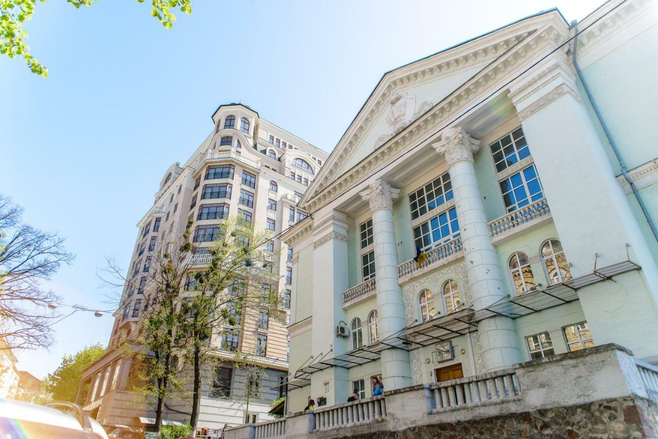 Globus Lipki Hostel Kiew Exterior foto