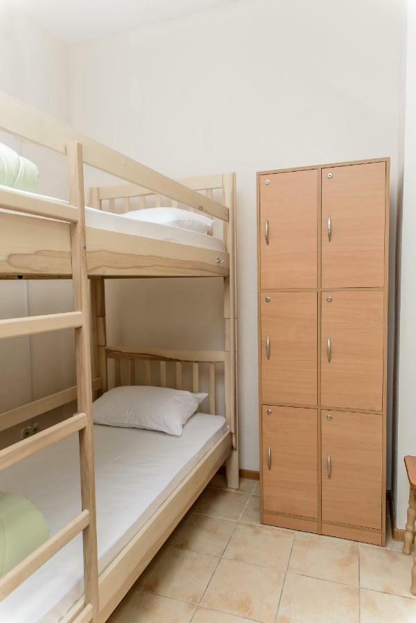 Globus Lipki Hostel Kiew Exterior foto